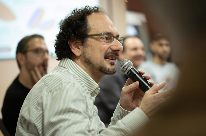 Jaume Ayats intevé en una sessió de Discofòrum