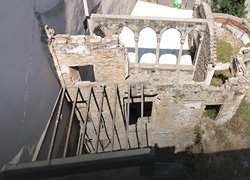 Vista de les intervencions arqueològiques a la plaça dels Traginers