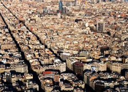 Vista aérea de la cuadrícula del Plan Cerdà de la ciudad