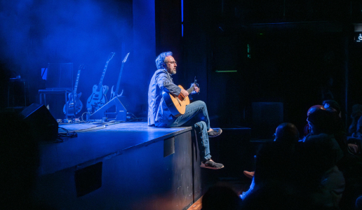 El viatge de Roger Mas