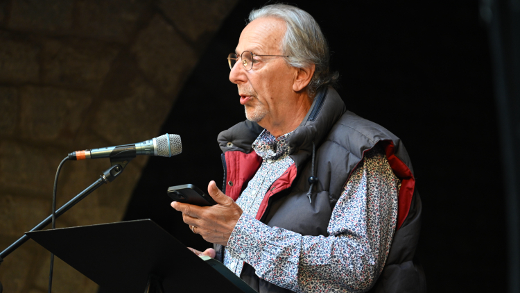 Dos quarts d'enlloc i sentir-me estadant. Homenatge a Teresa d'Arenys