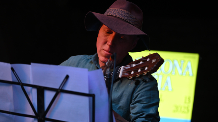 A confabulación crisálide