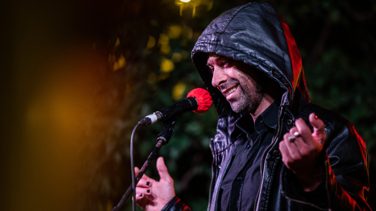 Seward i les ombres de la paraula