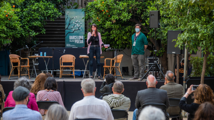 Travessar els atles per un pont de passeres