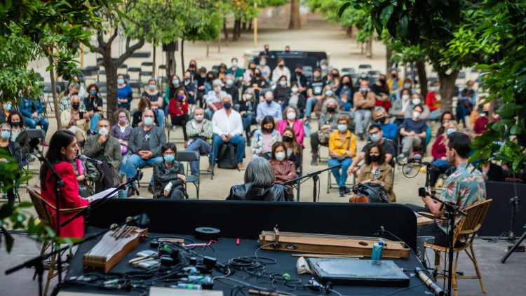 Travessar els atles per un pont de passeres