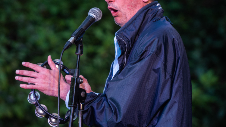 Las víctimas civiles canten la ciència i l'obediència