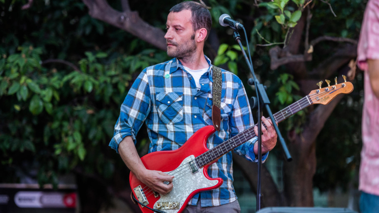Las víctimas civiles canten la ciència i l'obediència