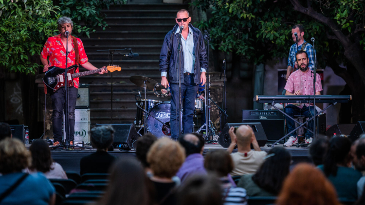 Las víctimas civiles canten la ciència i l'obediència