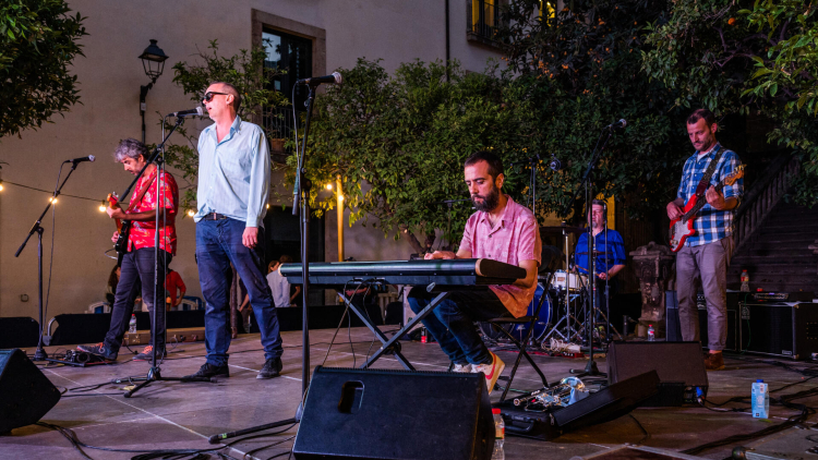 Las víctimas civiles canten la ciència i l'obediència