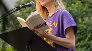 Veus de prop i de lluny