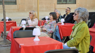 Veus de prop i de lluny