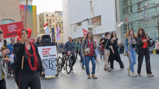 I ara, a fer camí. (Anti) Manifestació