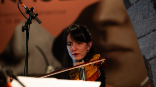 Pau revolta. Neus Borrell i Bru Ferri canten Blanca Llum Vidal