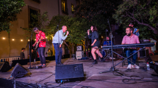 Las víctimas civiles canten la ciència i l'obediència