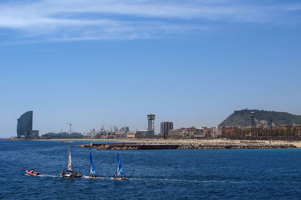 Costa de Barcelona des del mar