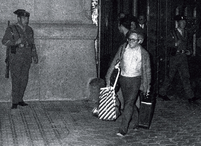 Huertas sortint de la presó el 13 d’abril de 1976. Foto: Pepe Encinas / Europa Press.