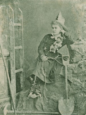 Photo: Album of Clotilde Cerdà i Bosch. Biblioteca de Catalunya