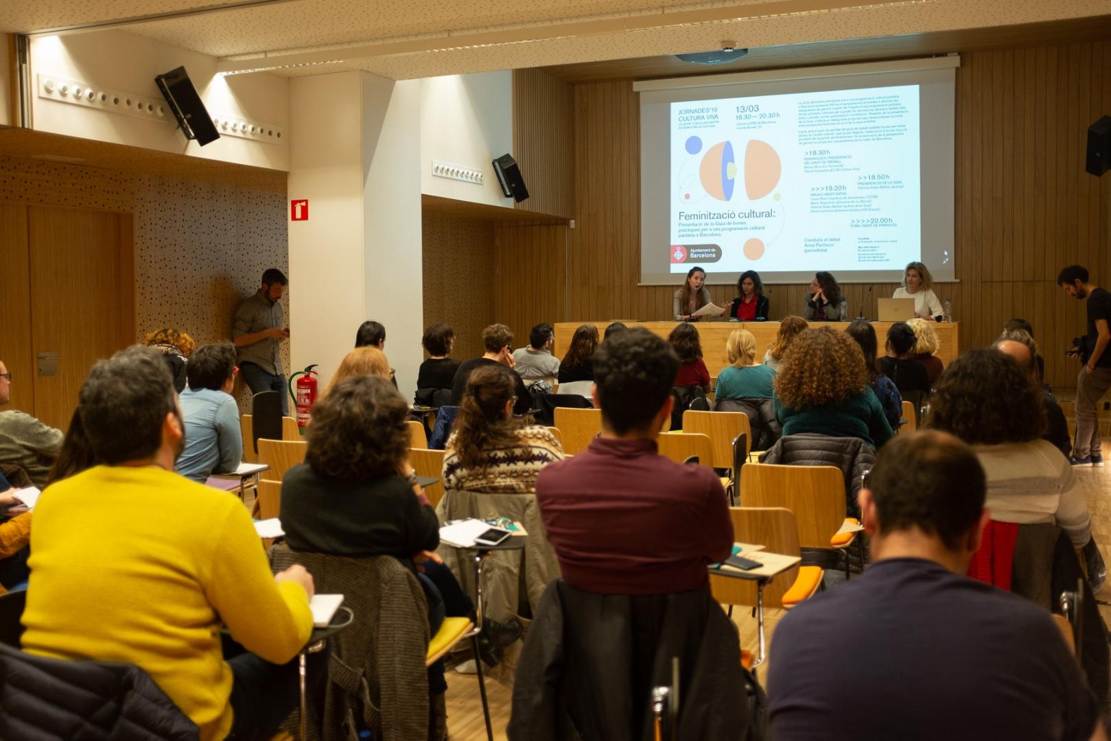 Presentació de la Guia de bones pràctiques per a una programació cultural paritària a Barcelona