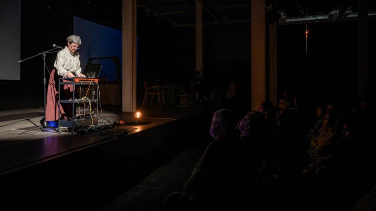 L'IRREAL EN TEATRE, DANSA, POESIA I TITELLES 6