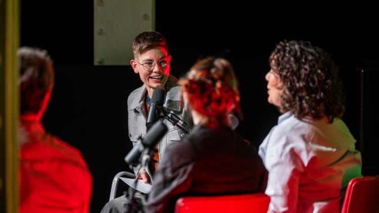 VIDEOPÒDCAST REPLICANTS: VISIONS D’UN FUTUR PRESENT 7