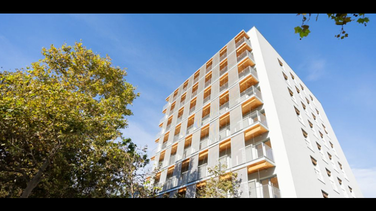 Edifici de pisos de lloguer assequible al carrer de Pallars, 489 (Autor: Josbel A. Tinoco)