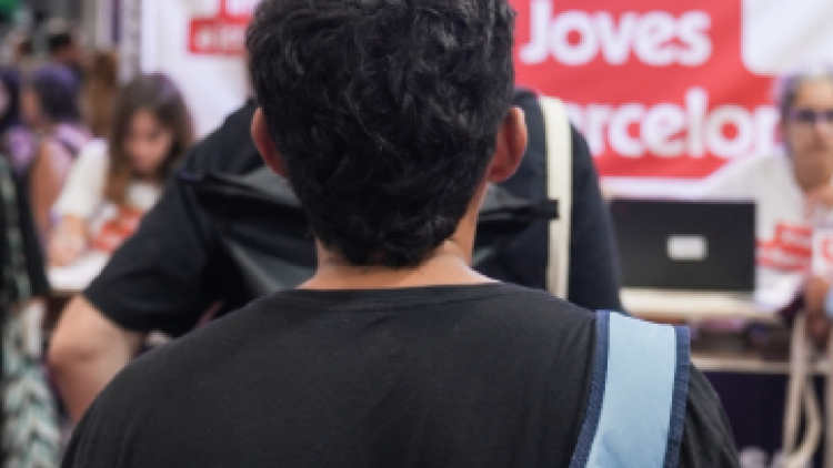 Jove al Saló de l'Ensenyament