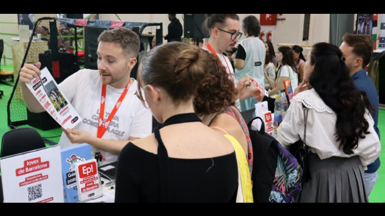 Joves de Barcelona al Saló de l'Ocupació 2025