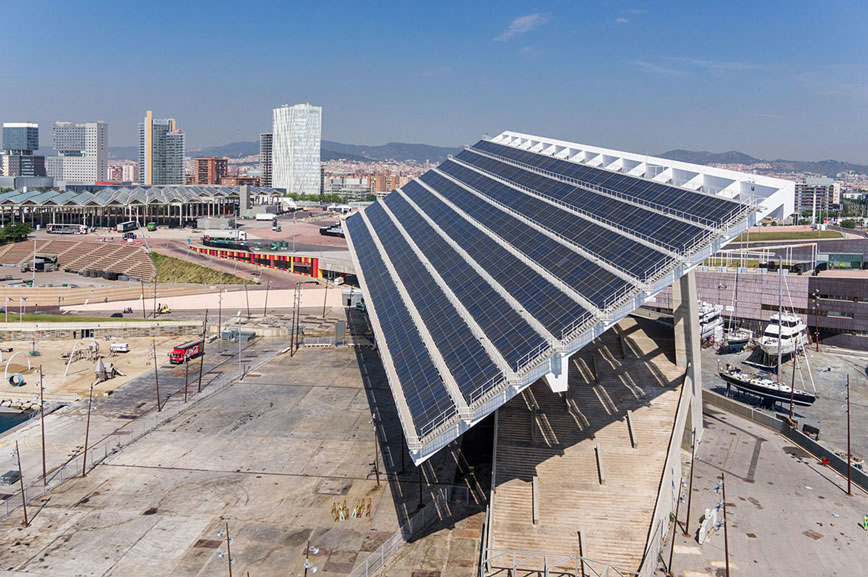 Placa fotovoltaica del Fòrum © Ajuntament de Barcelona / AL PHT Air Picture TAVISA