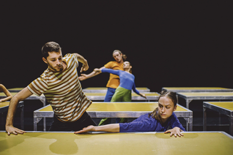 La companyia de dansa Nederlands Dans Theater (NDT) inaugurarà l’edició d’enguany del Grec amb l’obra que porta per títol One Flat Thing, reproduced. © Rahi Rezvani