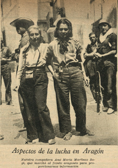 La fotoperiodista Anna Maria Martínez Sagi, a l’esquerra, al front d’Aragó, El Día Gráfico, 26 d’agost de 1936, pàg. 7. © AHCB / Anna Maria Martínez Sagi