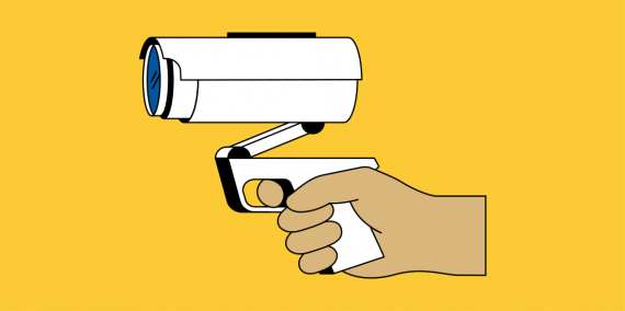 Il·lustració d'una pistola que enlloc de canó per les bales té un objectiu de càmara de vigilància