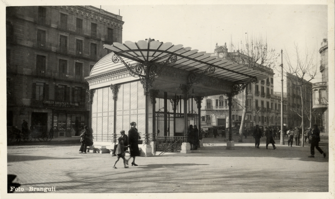 Restes de l'escala a l’estació d’Urquinaona de Metro