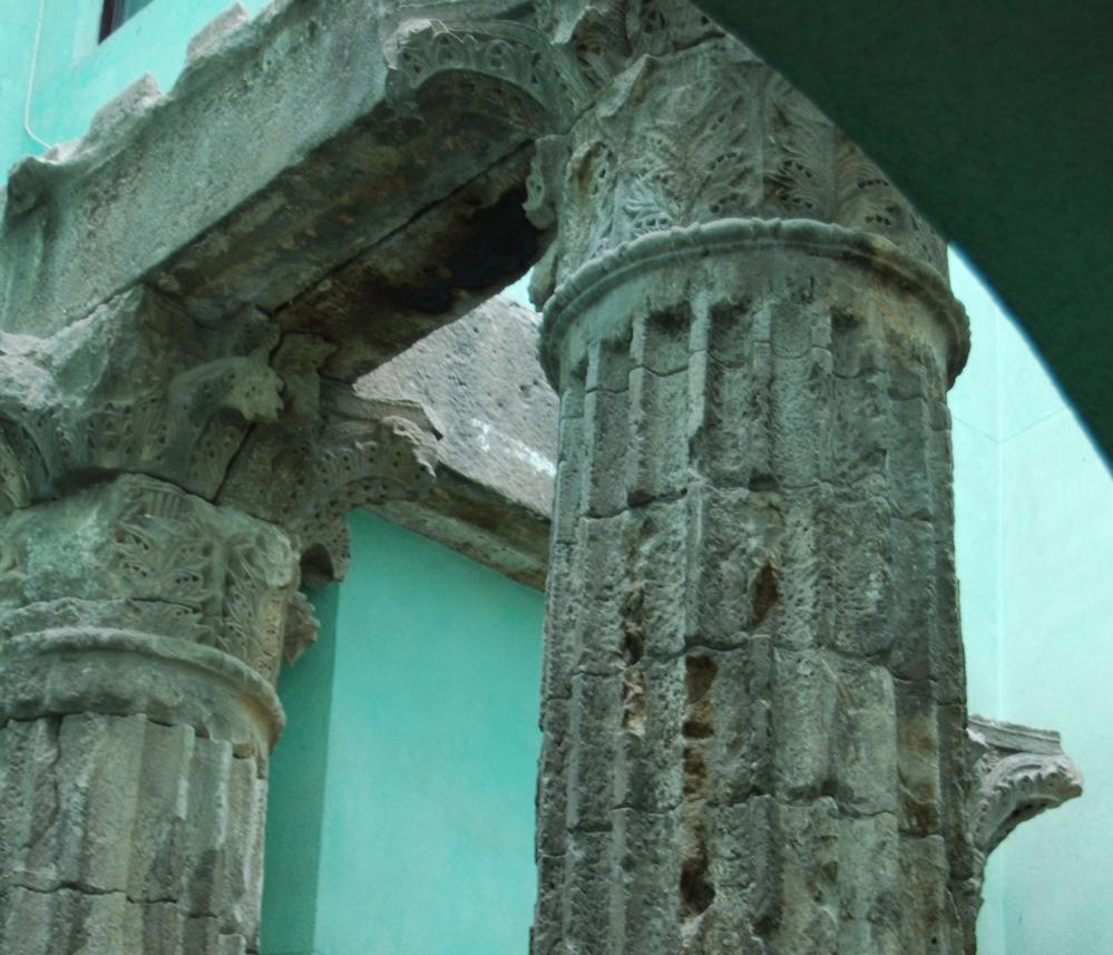 Columnes temple august