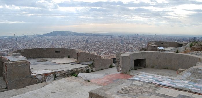 La primera balconada de Barcelona. El creixement de la ciutat vist des dels Tres Turons