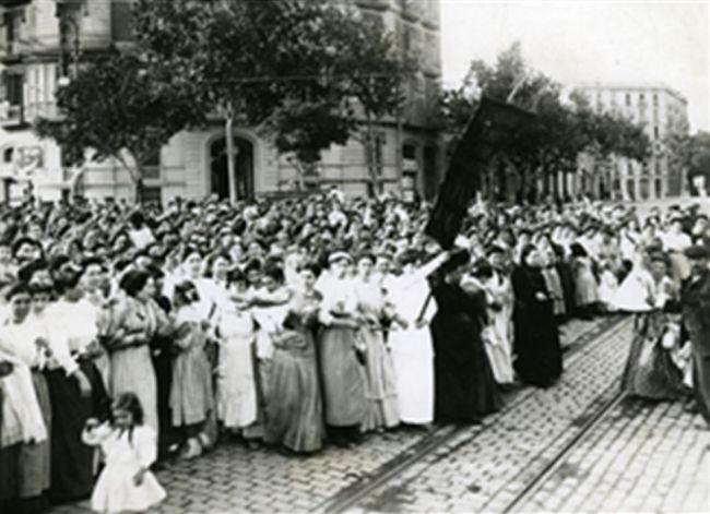 Manifestació dones, Barcelona 1910. Autor: Frederic Ballell. Arxiu Fotogràfic de Barcelona