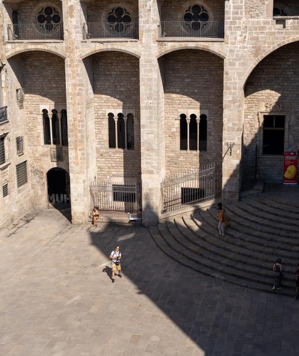 De la ciutat romana al Palau Reial Major medieval