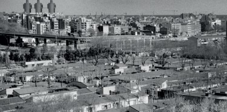 Cases barates del Bon Pastor. Carola Pagani, 2004. * www.ruidophoto.com