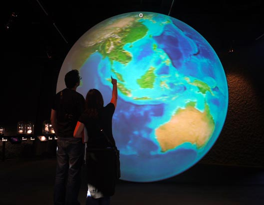Foto: V. Zambrano Exposició “Planeta Vida” del Museu Blau