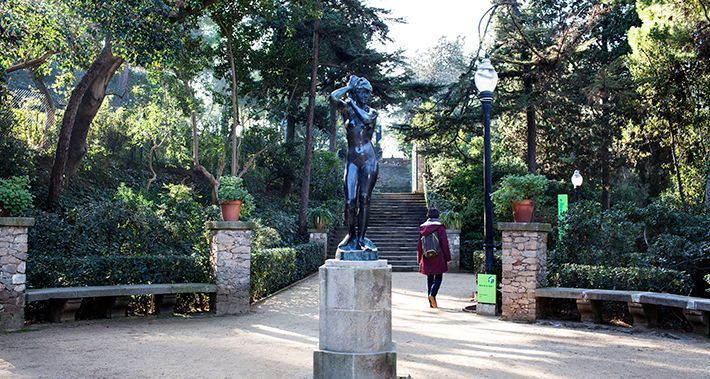 Sculpture of a woman in a park