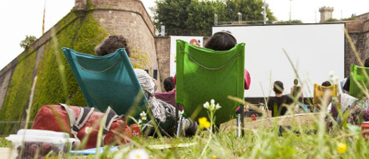 Picture of a screening of a film during the Sala Montjuïc cycle, at Montjuïc Castle