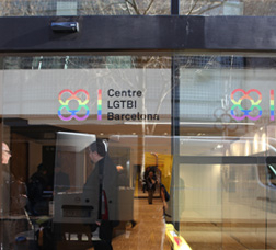 Fachada del Centro LGTBI de Barcelona