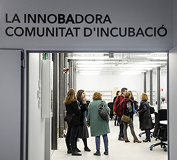 Group of people inside the InnoBA building