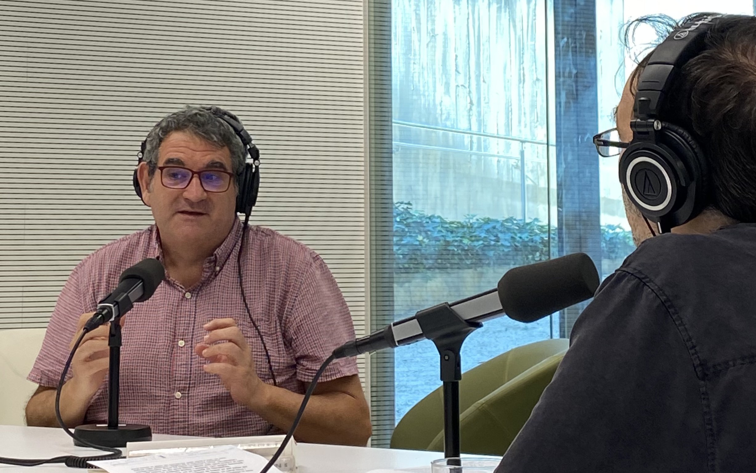 Jordi Puntí conversant